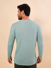 Lataa kuva gallerian katseluohjelmaan, Model Back: Uv Line Rashguard Longsleeve New Fit Masc Verde Agua Upf50+

