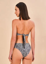 Lataa kuva gallerian katseluohjelmaan, Model Back: Uv Line Set Set Bandeau Asas Upf50+

