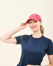 Lataa kuva gallerian katseluohjelmaan, Beach Tennis Cap Fuchsia UPF50+
