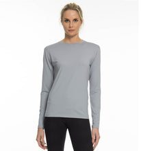 Lataa kuva gallerian katseluohjelmaan, Model Front: Uv Line Rashguard Longsleeve Uvpro Fem Grey Upf50+

