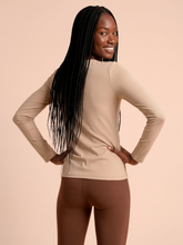 Lataa kuva gallerian katseluohjelmaan, Image 05: Uv Line Rashguard Longsleeve Fem New Fit Sand Upf50+

