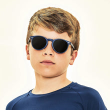 Lataa kuva gallerian katseluohjelmaan, Model Front: Uv Line Sonnenbrille Kids Sunglasses Marinho Uv400

