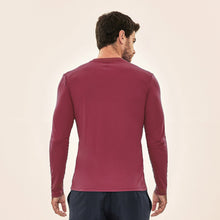 Lataa kuva gallerian katseluohjelmaan, Model Back: Uv Line Rashguard Longsleeve Uvpro Masc Vermelho Queimado Upf50+
