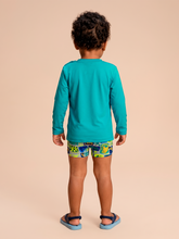 Lataa kuva gallerian katseluohjelmaan, Model Back: Uv Line Rashguard Longsleeve Baby Green Sea Upf50+
