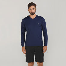 Lataa kuva gallerian katseluohjelmaan, Model Front: Uv Line Fitness-Top Sport Fit Mas Ml Marinho Upf50+
