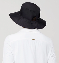 Lataa kuva gallerian katseluohjelmaan, Model Back: Uv Line Eimerhut Hat California Nac Fem Black Upf50+
