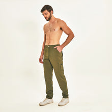 Lataa kuva gallerian katseluohjelmaan, Image 02: Uv Line Fitness-Shorts Chelsea Verde Militar Upf50+
