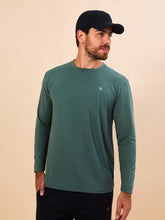 Lataa kuva gallerian katseluohjelmaan, Model Front: Uv Line Rashguard Longsleeve New Fit Textura Masc Verde Jade Upf50+
