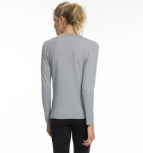 Lataa kuva gallerian katseluohjelmaan, Model Back: Uv Line Rashguard Camiseta Uvpro Ml Cinza Upf50+
