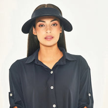 Lataa kuva gallerian katseluohjelmaan, Model Front: Uv Line Visor Grecia Black Fit Upf50+
