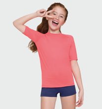 Lataa kuva gallerian katseluohjelmaan, Image 04: Uv Line Rashguard Kids Fpu50+ Uvpro Short Sleeve T-Shirt Coral Uv
