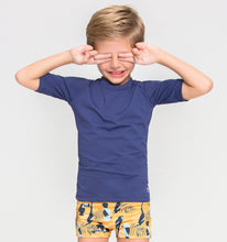Lataa kuva gallerian katseluohjelmaan, Image 02: Uv Line Rashguard Kids Fpu50+ Uvpro Short Sleeve T-Shirt Navy Blue Uv
