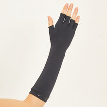 Lataa kuva gallerian katseluohjelmaan, Model Back: Uv Line Handschuhe Long Gloves Fpu50+ Black Uv
