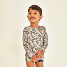 Lataa kuva gallerian katseluohjelmaan, Model Front: Uv Line Rashguard Longsleeve Baby Zebra Upf50+
