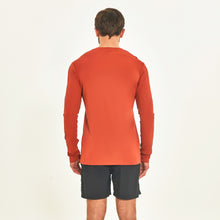 Lataa kuva gallerian katseluohjelmaan, Model Back: Uv Line Rashguard Longsleeve Sport Fit Ferrugem Upf50+
