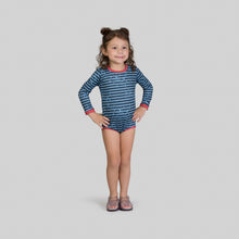Lataa kuva gallerian katseluohjelmaan, Model Front: Uv Line Baby-Bademode Macaquinho Baby Listras Upf50+
