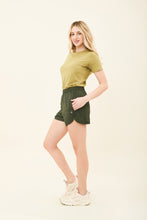 Lataa kuva gallerian katseluohjelmaan, Image 03: Uv Line Fitness-Shorts Short Race Verde Militar Upf50+
