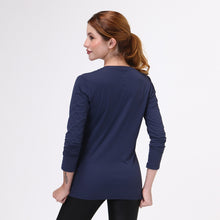 Lataa kuva gallerian katseluohjelmaan, Model Back: Uv Line Fitness-Top Sport Fit Fem Ml Marinho Upf50+
