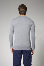 Lataa kuva gallerian katseluohjelmaan, Model Back: Uv Line Fitness-Top Sport Fit Mas Ml Mescla Upf50+
