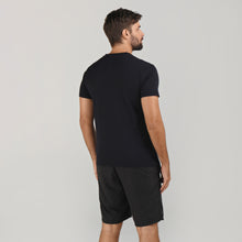 Lataa kuva gallerian katseluohjelmaan, Model Back: Uv Line Fitness-Top Sport Fit Mas Preto Upf50+
