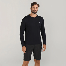 Lataa kuva gallerian katseluohjelmaan, Model Front: Uv Line Fitness-Top Sport Fit Ml Preto Msc
