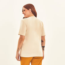 Lataa kuva gallerian katseluohjelmaan, Model Back: Uv Line Fitness-Top T-Shirt Solar Off White Upf50+
